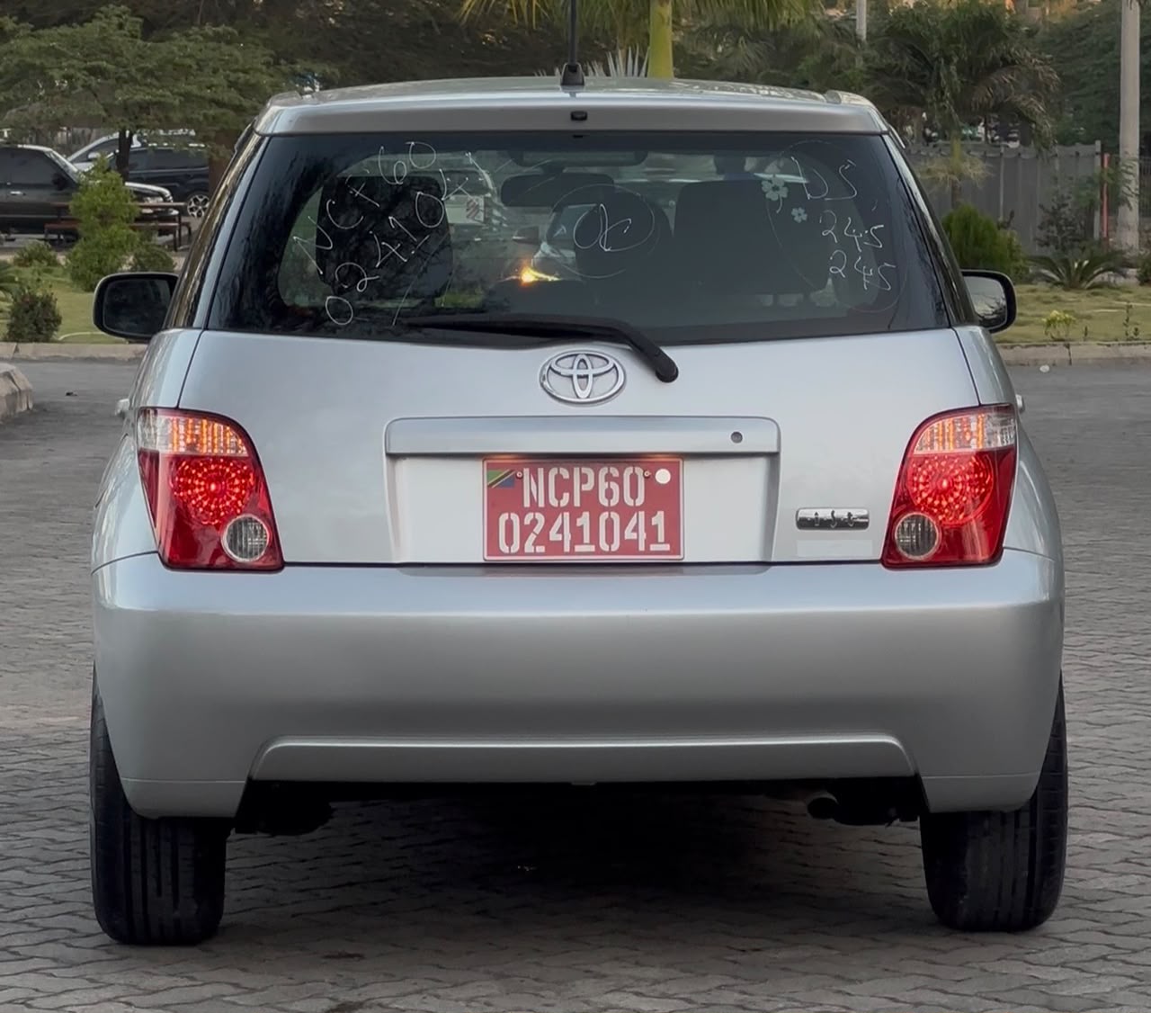 TOYOTA IST thumbnail 8